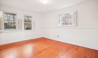 8928 CHELTONHAM Pl, Annandale, VA 22003