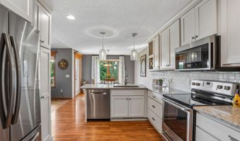 1906 SE Snowberry Ln, Ankeny, IA 50021