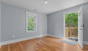 94 E Main Rd, Middletown, RI 02842