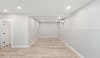 10 Sherwood Ave, North Providence, RI 02911