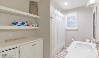 2050 Brentwood Dr, Abilene, TX 79605