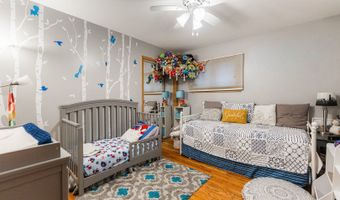 1527 W Holtz Ave, Addison, IL 60101