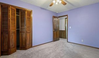 4724 Pathfinder Ct, Bartlesville, OK 74006