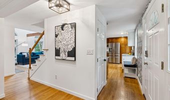 43 Lakeside Dr, Falmouth, ME 04105