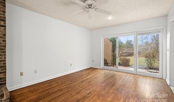 103 Pebble Creek Dr, Asheville, NC 28803