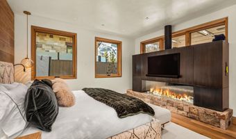 549 Walnut St, Aspen, CO 81611