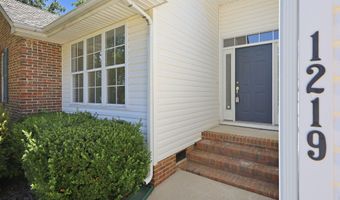 1219 Waterford Green Dr, Apex, NC 27502