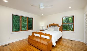 2135 Tuomy Rd, Ann Arbor, MI 48104