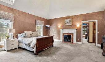 56 Oak Dr, Bedford, NH 03110