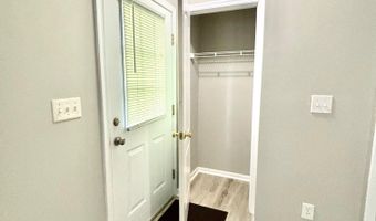 27 Oyster Bay G, Absecon, NJ 08201