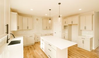 602 E Vista Lake Ave, Polk City, IA 50226