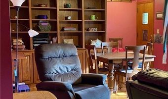 135 Ridgeland Dr, Amherst, OH 44001