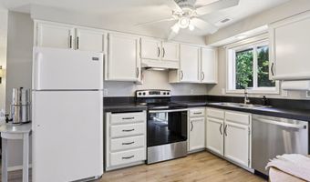 855 N 8TH St, Aumsville, OR 97325