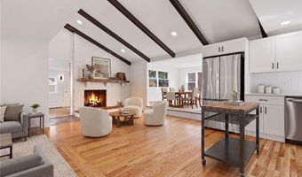 25 Stoneham St, Cranston, RI 02920