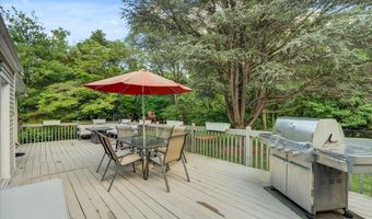 51 Normandy Ct, Middletown, NJ 07748