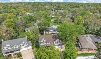 238 Pointe Lucerne Ct, Ballwin, MO 63011