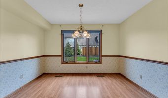 120 Ambleside Way, Amherst, OH 44001