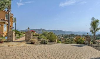 15718 Creek Hills Rd, El Cajon, CA 92021