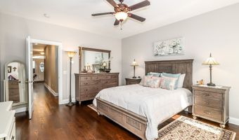 38 Greenridge Dr, Brookfield, CT 06804