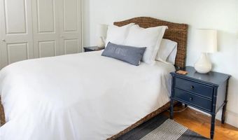 163 Morrison Ave, Middletown, RI 02842