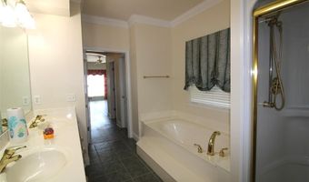 320 Remington Way Dr, Ballwin, MO 63021