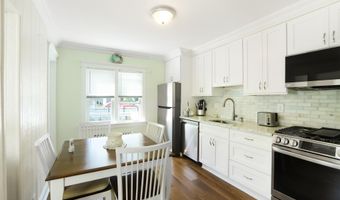 819 KENNEDY Blvd, Bayonne, NJ 07002