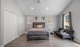 1032 Virginia Ave, Bauxite, AR 72011