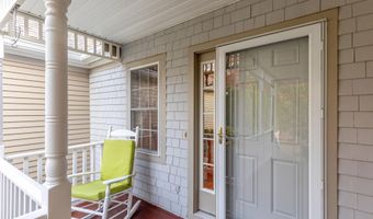 13 Laurel Hill Ct 13, Bourne, MA 02532