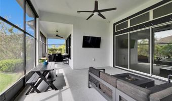 6927 CRESTPOINT Dr, Apollo Beach, FL 33572