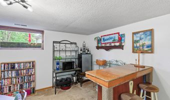 1309 Sanders Dr, Auburn, IN 46706