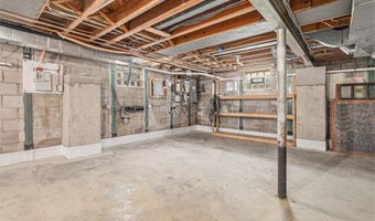 570 S Maple Rd, Ann Arbor, MI 48103