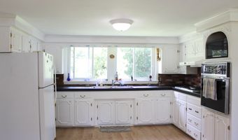 117 Blackstrap Rd, Falmouth, ME 04105