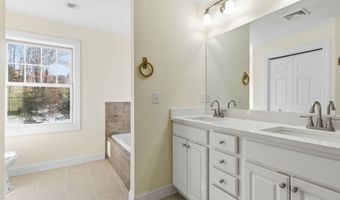 56 Sun Lake Dr, Belmont, NH 03220