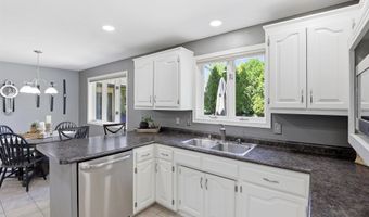 3501 N MORRISON St, Appleton, WI 54911