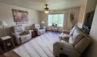 1005 Plum Ln, Aberdeen, SD 57401