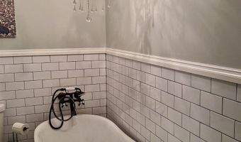 112 S Crest Dr, Burlington, VT 05401