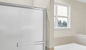 2660 Harnish Dr, Algonquin, IL 60102