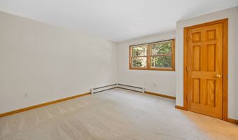 7 Stephens Ct, Clinton, CT 06413