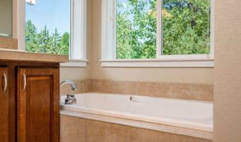 61342 Huckleberry Pl, Bend, OR 97702