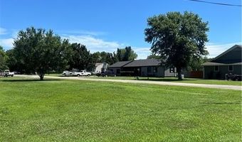 208 Elm Ave, Altamont, KS 67330