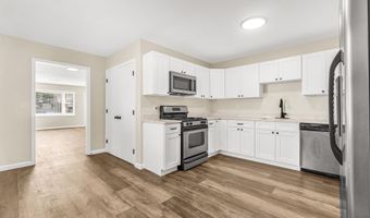 120 Priscilla St, Bridgeport, CT 06610