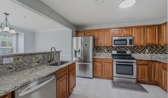 2 MARINA Dr, Bayonne, NJ 07002
