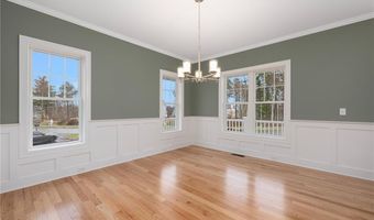74 Cardinal Rd, Cranston, RI 02921
