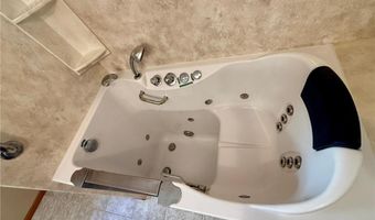 236 Wilson St, Alden, MN 56009