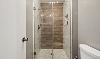 4907 CHANTICLEER Ave, Annandale, VA 22003