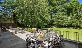 7009 LOCH LOMOND Dr, Bethesda, MD 20817