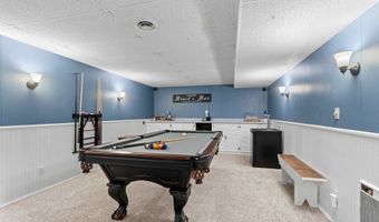 1718 SCHAEFER Cir, Appleton, WI 54915