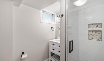 119 E 2ND Ave, Cheyenne, WY 82001