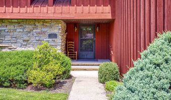 1334 W CLOVERDALE Dr, Appleton, WI 54914