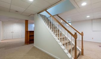 293 CHIPPENHAM Ln, Hockessin, DE 19707